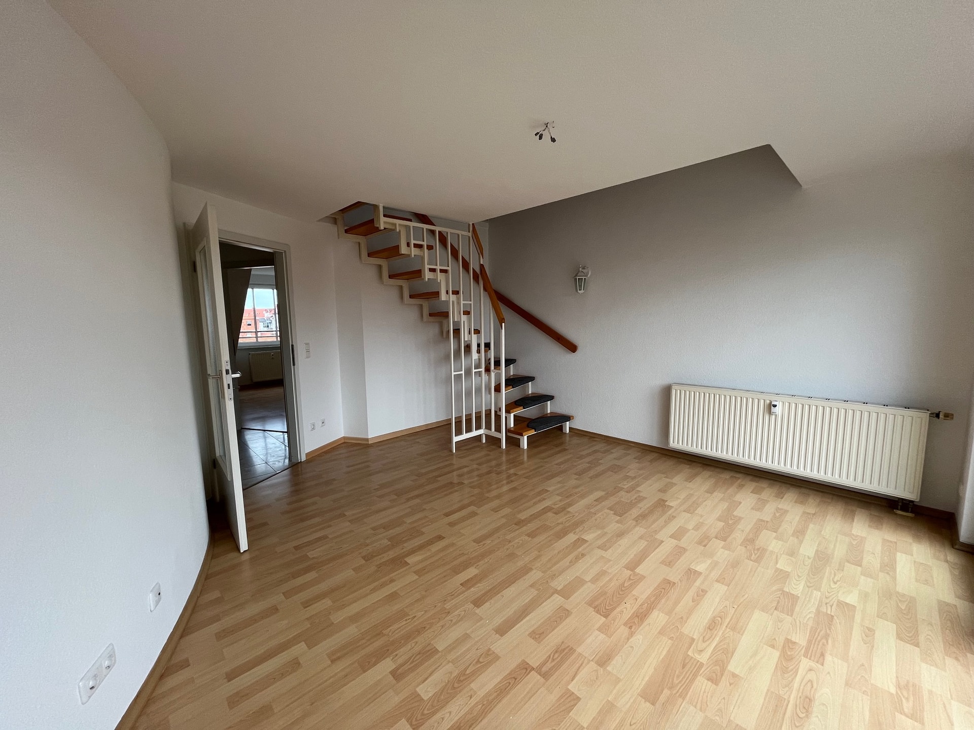 3,5-Raum-Maisonette Wohnung wartet auf Mieter – Bild 3